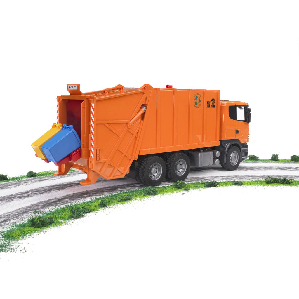 Orange Garbage Truck O916