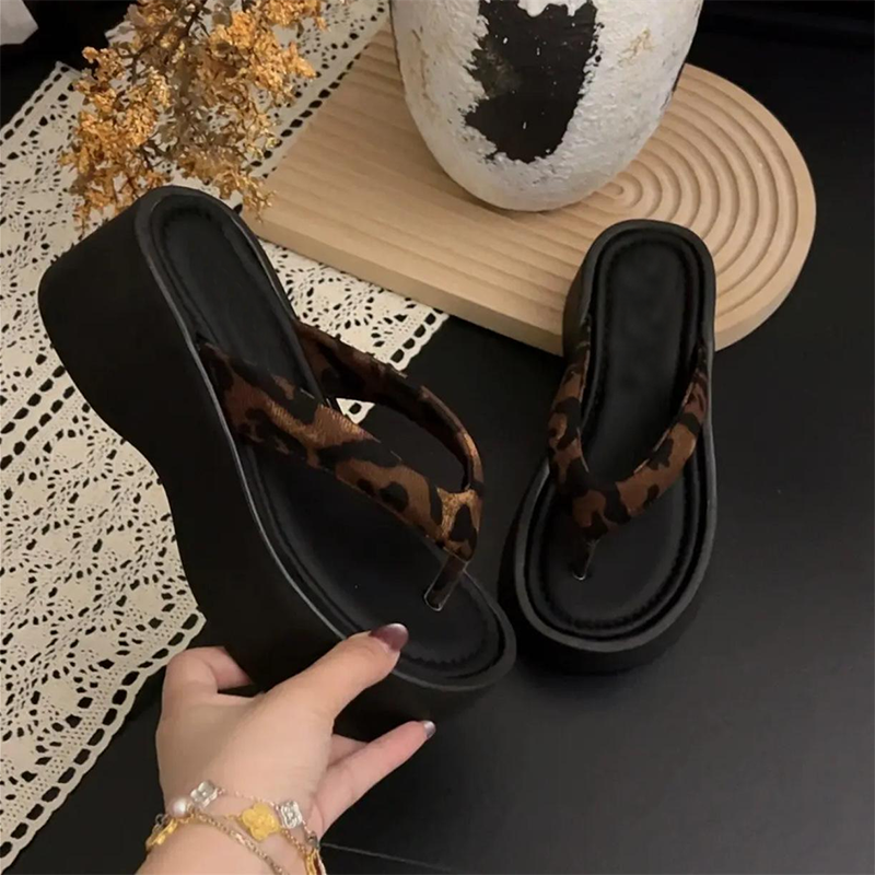 Women's Platform Flip Flops Chunky Wedge Thong Sandals Non-Slip Casual Beach Shoes