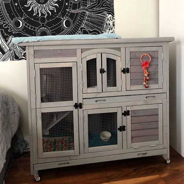 2 Story Rabbit Hutch on Wheels R385