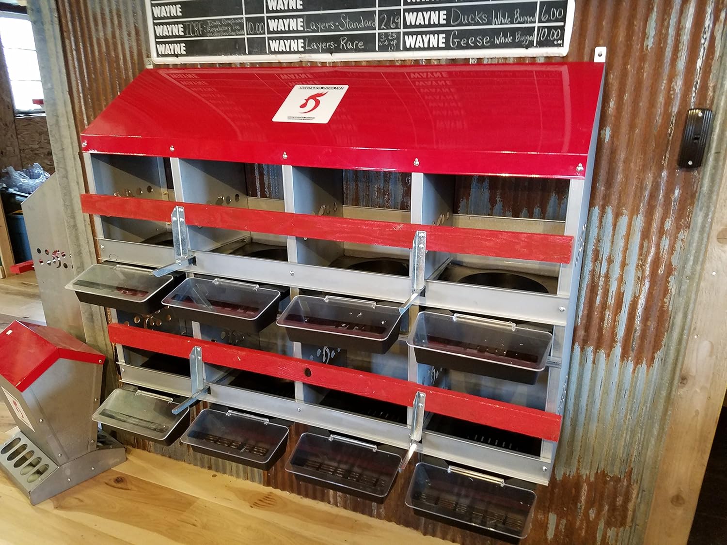 8 Hole Metal Poultry Nest Box for Chickens Y15543