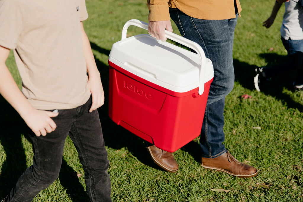 Red 28 QT Ice Chest Cooler B64953