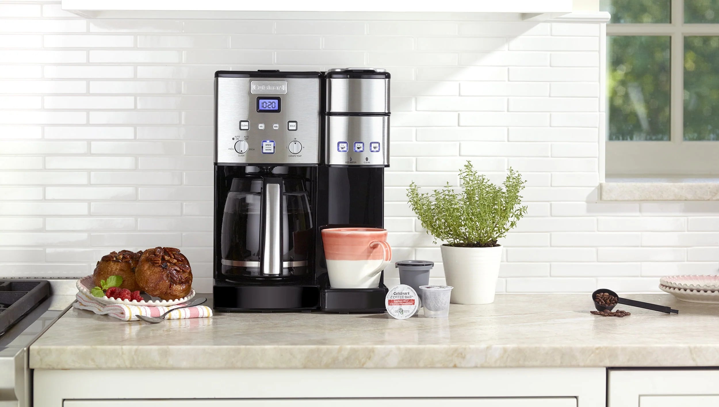 12 Cup Coffeemaker and Single-Serve Brewer D453135