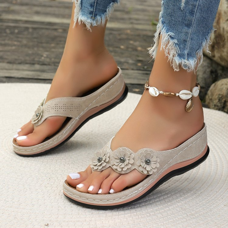 Women's 3D Flower Decor Faux Suede Wedge Flip Flops