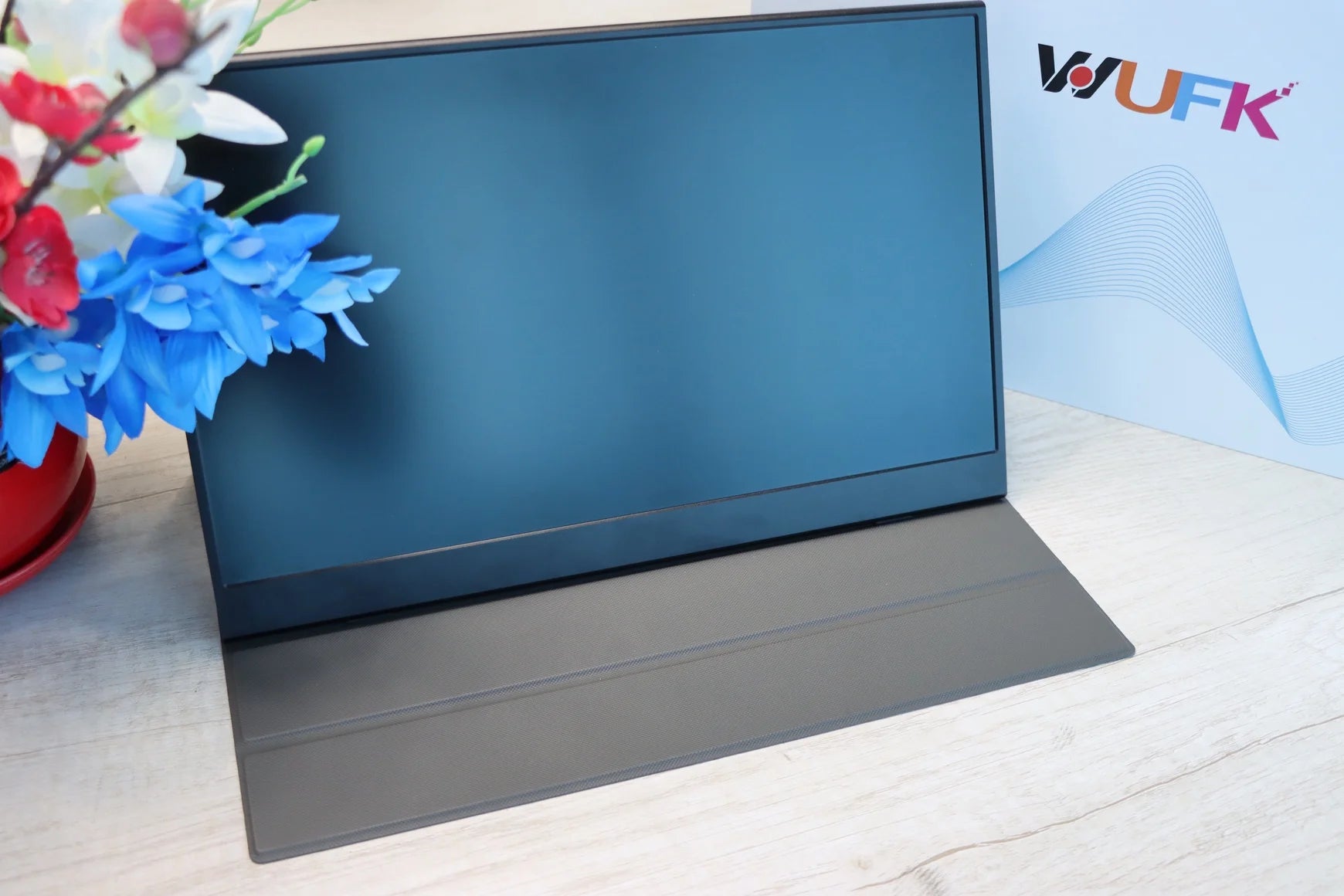 15.6'' FHD 1080P USB-C HDMI IPS Portable Monitor with Smart Cover/Stand E1534