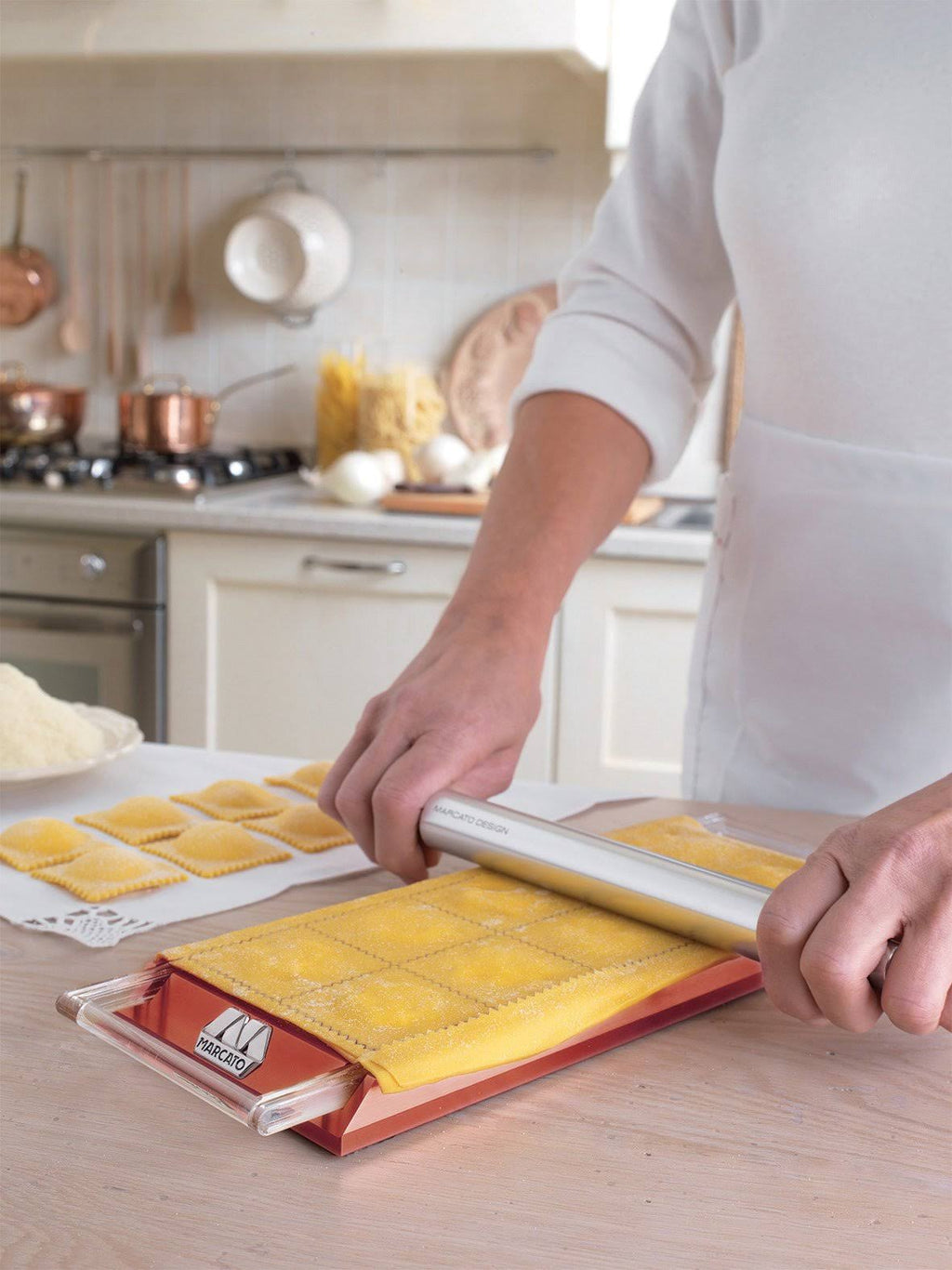 Red Pasta Maker Z8596