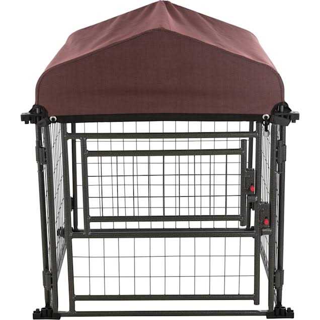 Deluxe Outdoor Dog Kennel with Cover K658