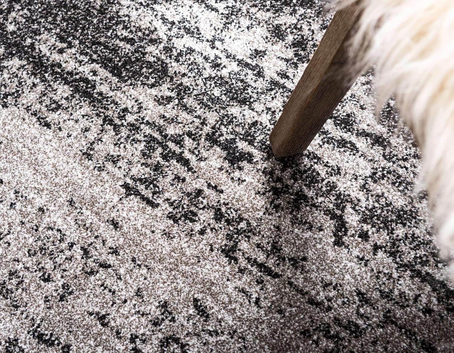 Dark Gray / Ivory 6' 1" x 9' Rectangle Area Rug R465799
