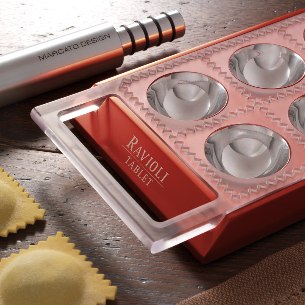 Red Pasta Maker Z8596