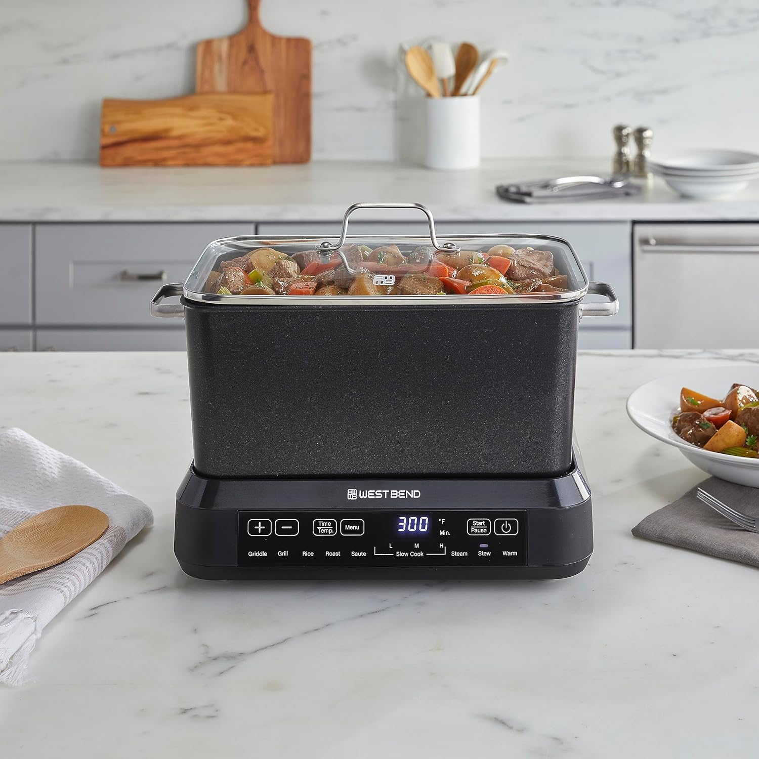 6-Quart Black Non-Stick Slow Cooker F109