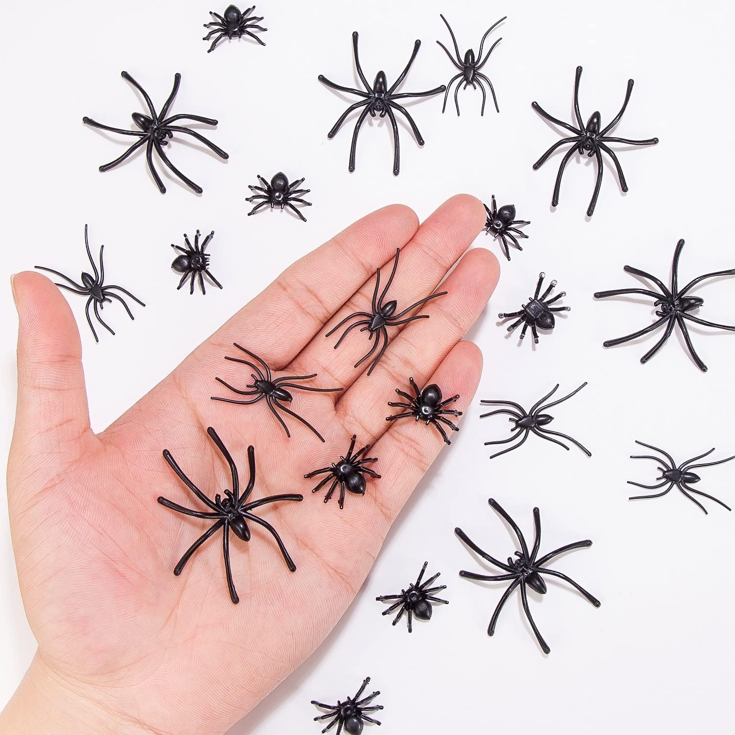 120 Pieces Black Plastic Spiders 3 Sizes B397