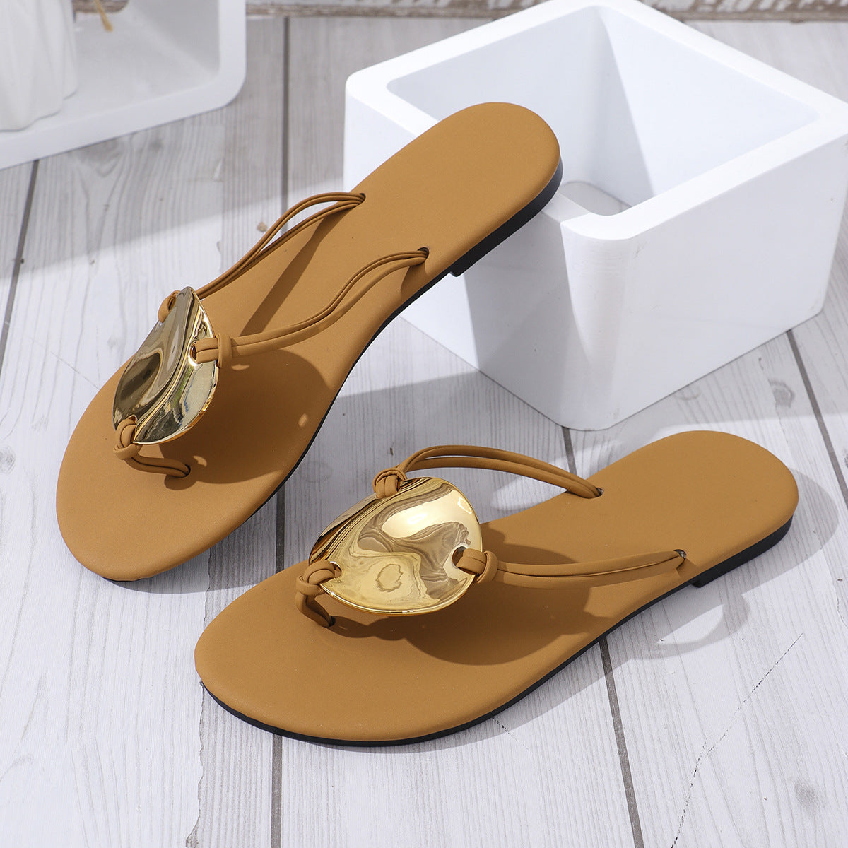 Women's Metallic Gold Disc Thong Flat Sandals – Comfortable Summer Flip Flops